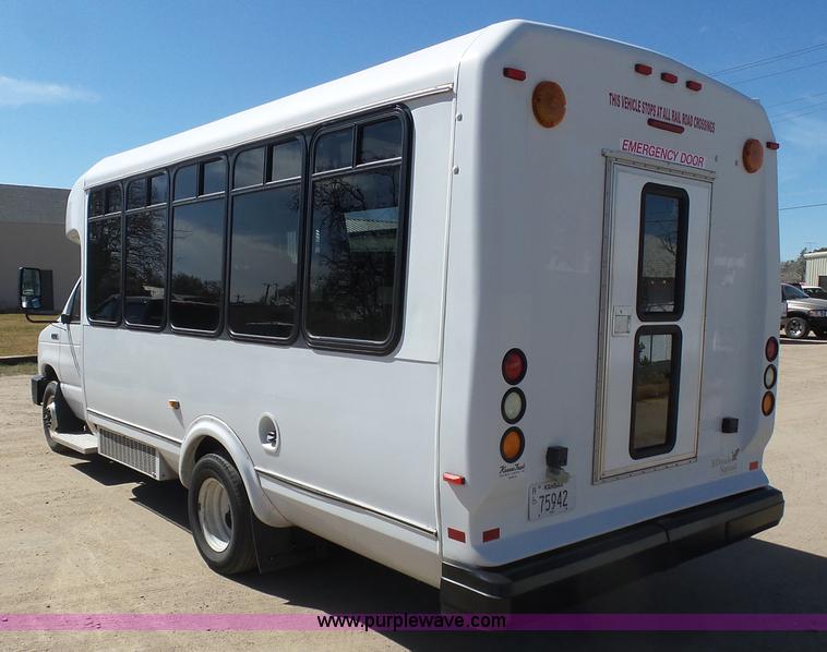 image for item J6188 2010 Ford Econoline E450 shuttle bus