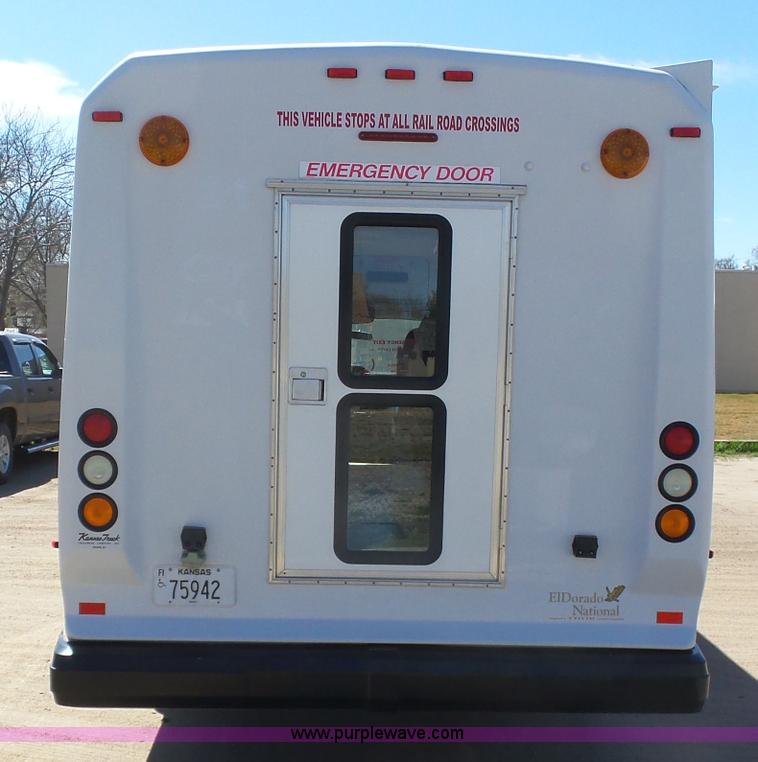 image for item J6188 2010 Ford Econoline E450 shuttle bus