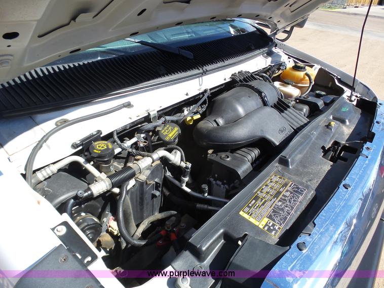 image for item J6188 2010 Ford Econoline E450 shuttle bus