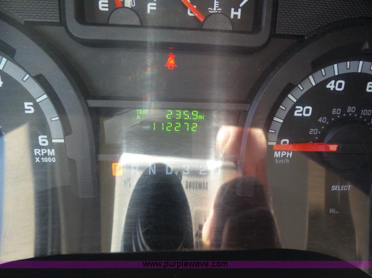 image for item J6188 2010 Ford Econoline E450 shuttle bus