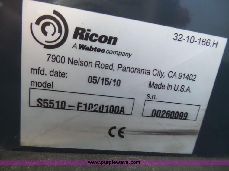 image for item J6188 2010 Ford Econoline E450 shuttle bus