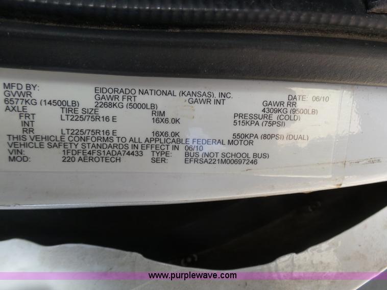 image for item J6188 2010 Ford Econoline E450 shuttle bus