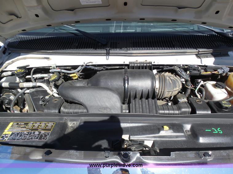 image for item J6192 2010 Ford Econoline E450 shuttle bus