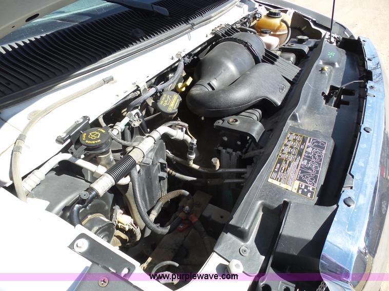 image for item J6192 2010 Ford Econoline E450 shuttle bus