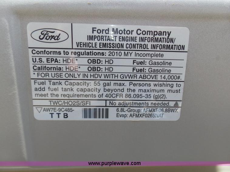 image for item J6192 2010 Ford Econoline E450 shuttle bus