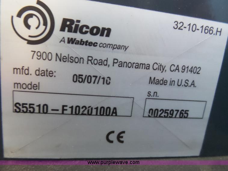 image for item J6192 2010 Ford Econoline E450 shuttle bus