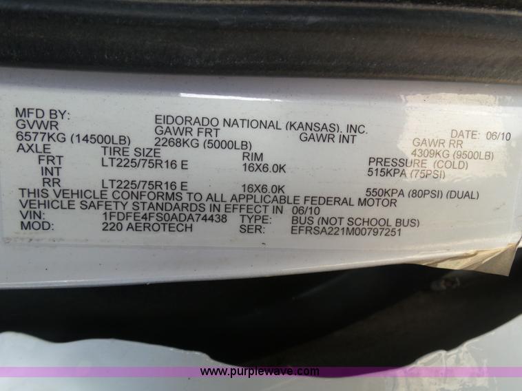 image for item J6192 2010 Ford Econoline E450 shuttle bus