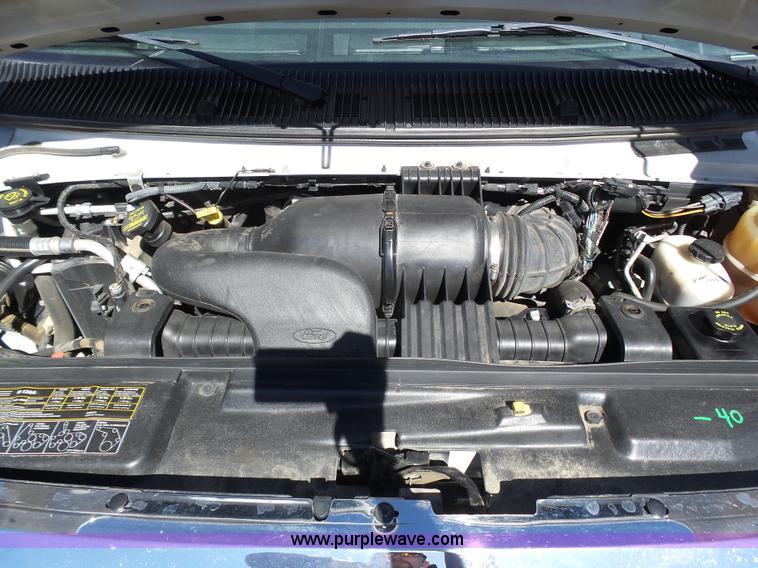 image for item J6193 2010 Ford Econoline E450 shuttle bus