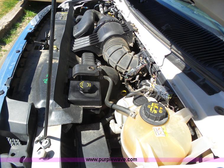 image for item J6193 2010 Ford Econoline E450 shuttle bus