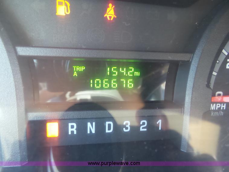 image for item J6193 2010 Ford Econoline E450 shuttle bus