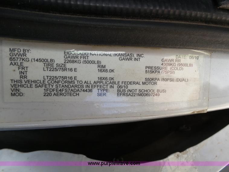 image for item J6193 2010 Ford Econoline E450 shuttle bus