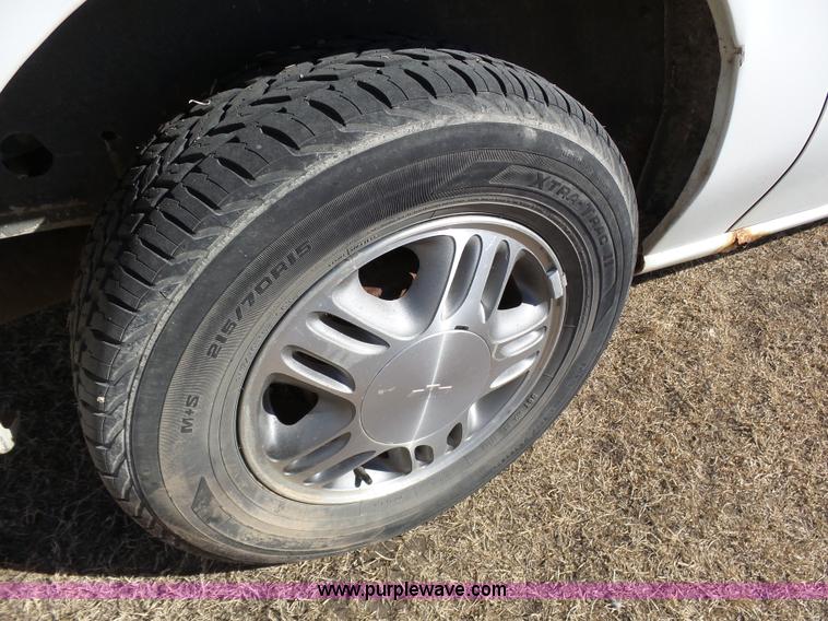 image for item J6245 2005 Chevrolet Venture LS van