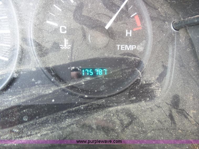 image for item J6245 2005 Chevrolet Venture LS van