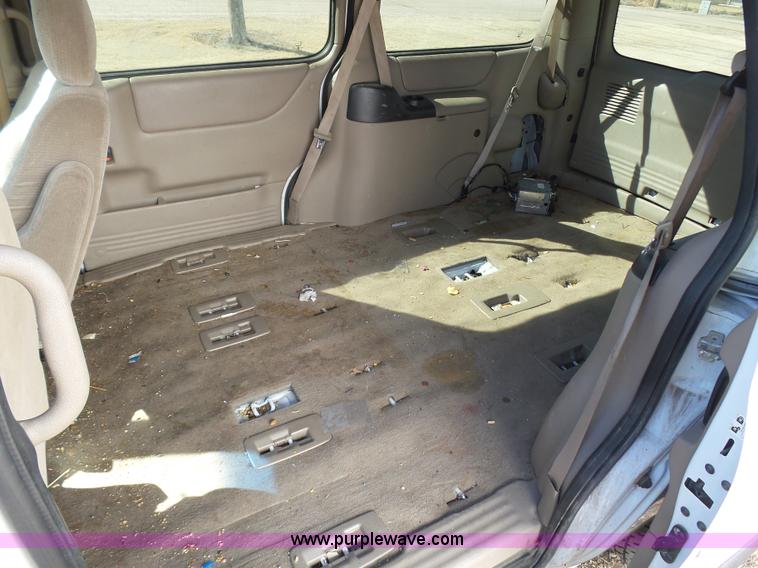 image for item J6245 2005 Chevrolet Venture LS van