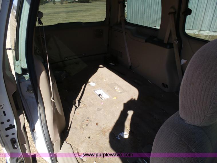 image for item J6245 2005 Chevrolet Venture LS van