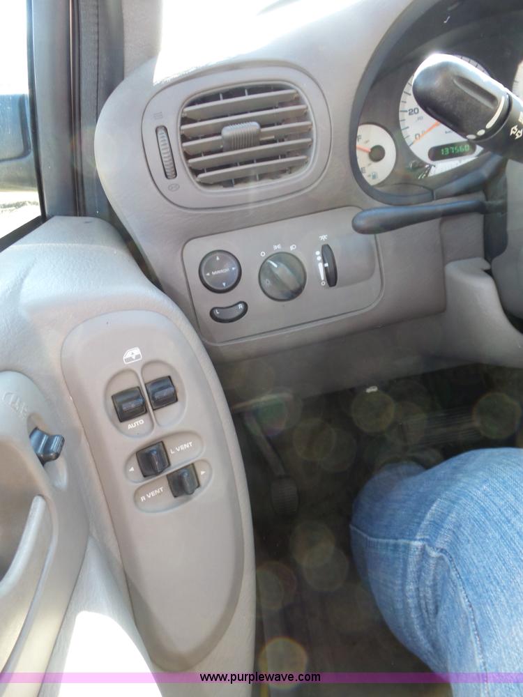 image for item J8896 2003 Dodge Grand Caravan Sport van