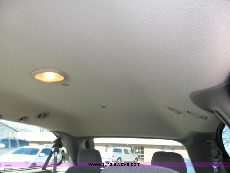 image for item J8896 2003 Dodge Grand Caravan Sport van