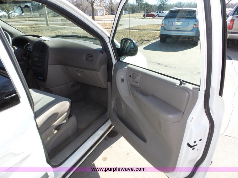 image for item J8896 2003 Dodge Grand Caravan Sport van
