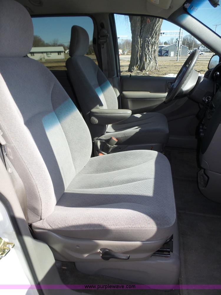 image for item J8896 2003 Dodge Grand Caravan Sport van