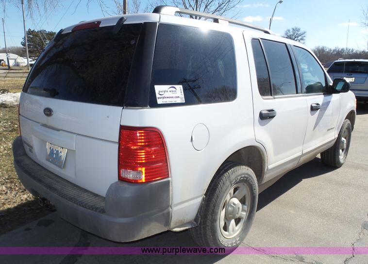 image for item J8897 2002 Ford Explorer XLS SUV