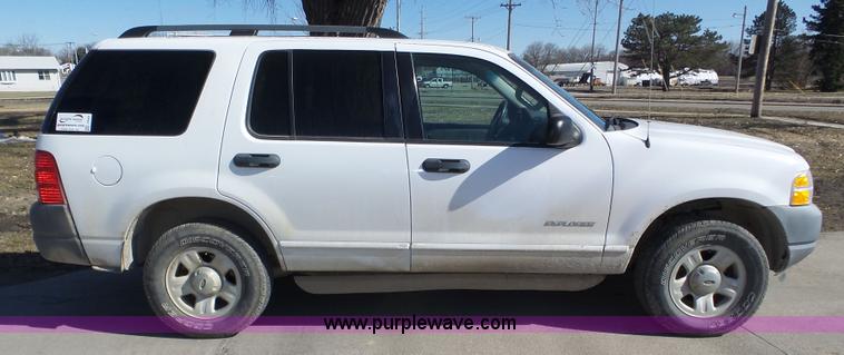 image for item J8897 2002 Ford Explorer XLS SUV
