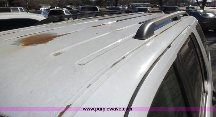 image for item J8897 2002 Ford Explorer XLS SUV