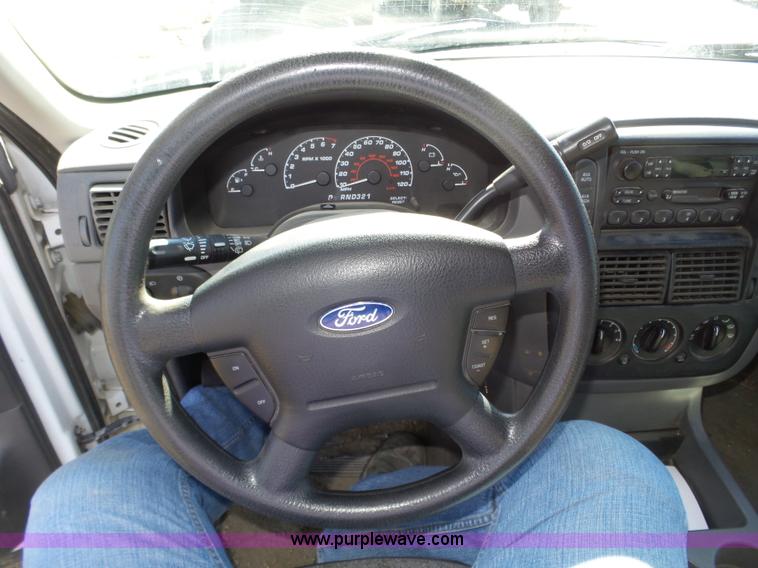 image for item J8897 2002 Ford Explorer XLS SUV