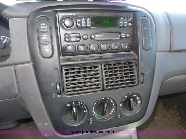 image for item J8897 2002 Ford Explorer XLS SUV