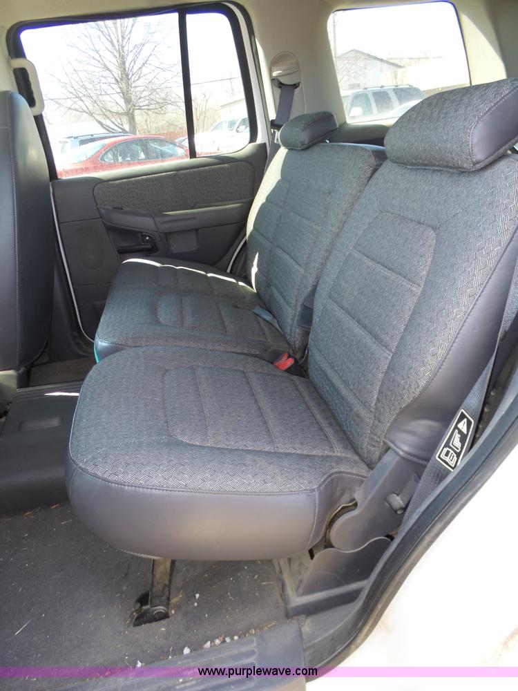 image for item J8897 2002 Ford Explorer XLS SUV