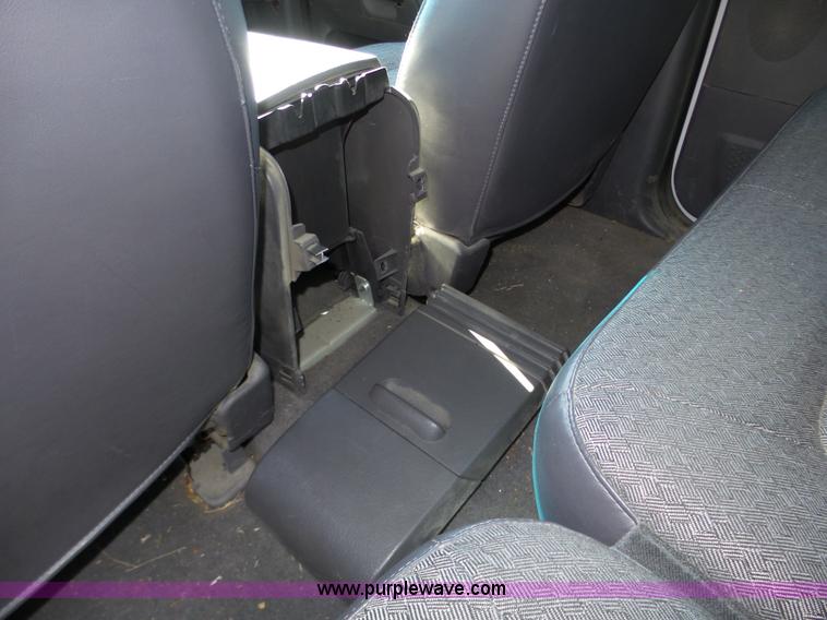 image for item J8897 2002 Ford Explorer XLS SUV