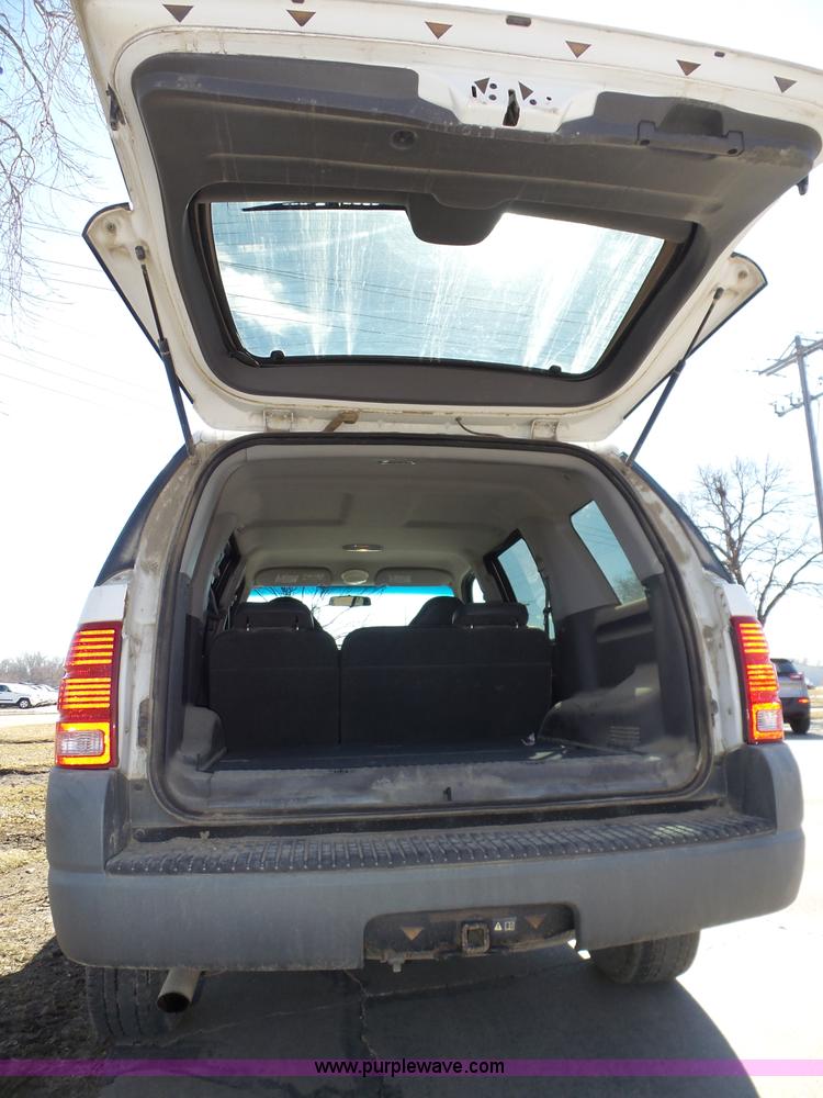 image for item J8897 2002 Ford Explorer XLS SUV