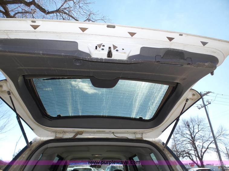 image for item J8897 2002 Ford Explorer XLS SUV