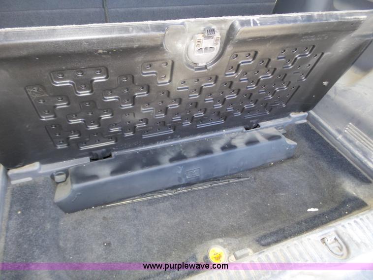 image for item J8897 2002 Ford Explorer XLS SUV