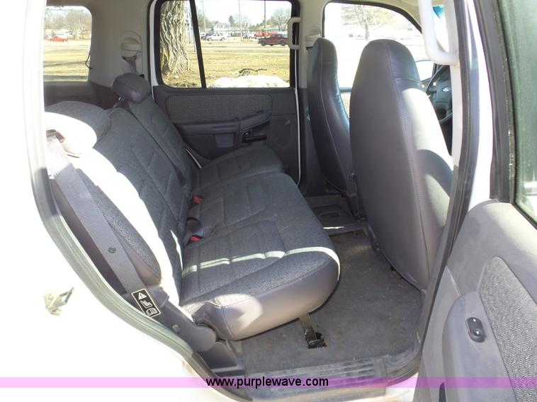 image for item J8897 2002 Ford Explorer XLS SUV