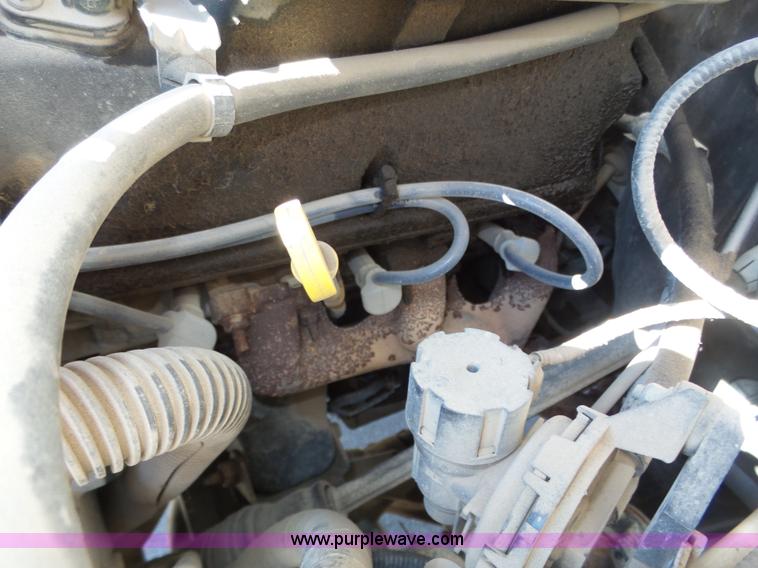 image for item J8897 2002 Ford Explorer XLS SUV