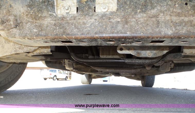 image for item J8897 2002 Ford Explorer XLS SUV