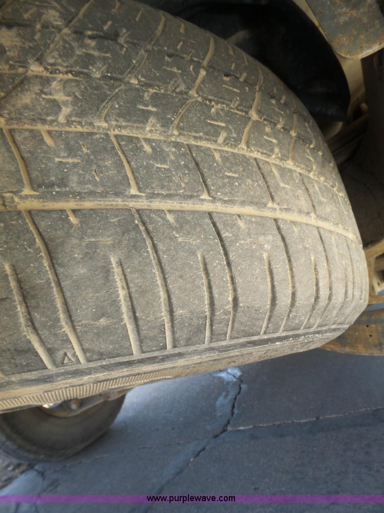 image for item J8897 2002 Ford Explorer XLS SUV