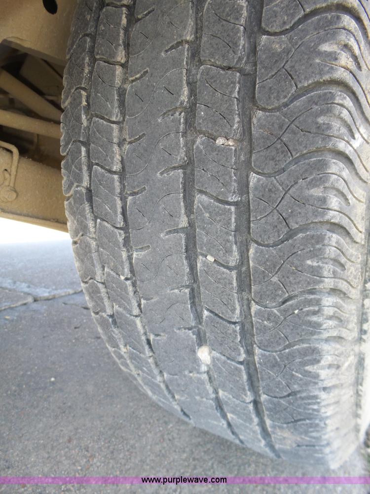 image for item J8897 2002 Ford Explorer XLS SUV