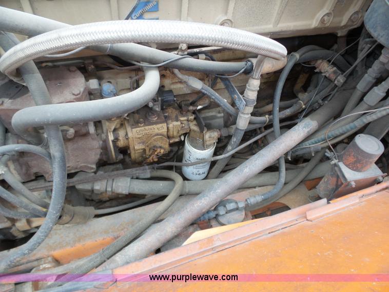 image for item J8924 1982 Oshkosh P23236 dump truck