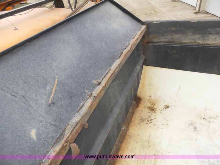 image for item J8924 1982 Oshkosh P23236 dump truck