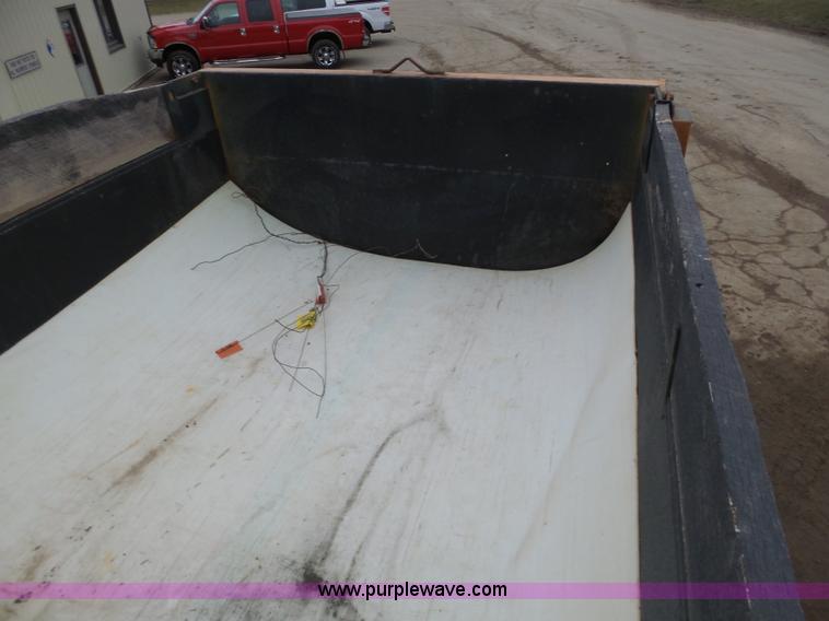 image for item J8924 1982 Oshkosh P23236 dump truck