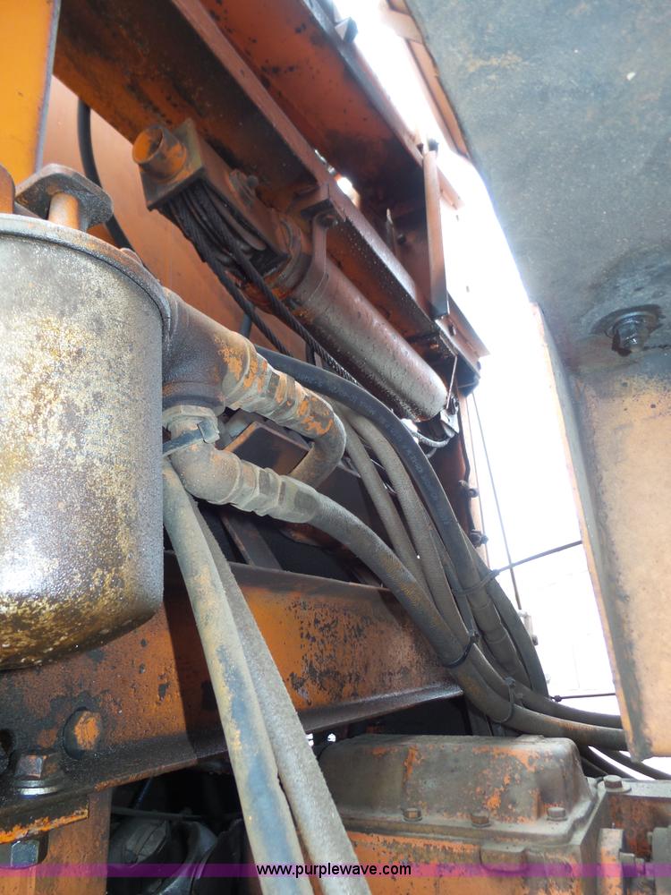 image for item J8924 1982 Oshkosh P23236 dump truck