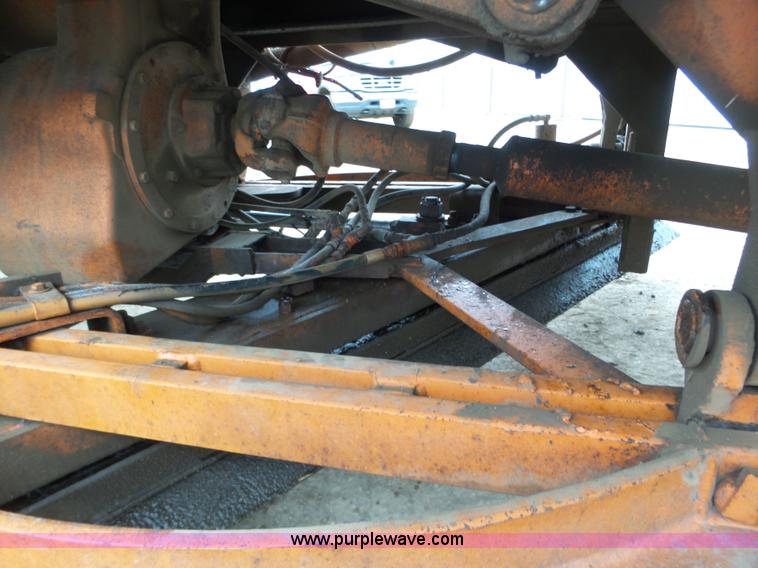 image for item J8924 1982 Oshkosh P23236 dump truck