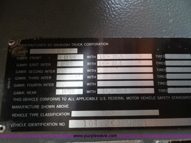 image for item J8924 1982 Oshkosh P23236 dump truck