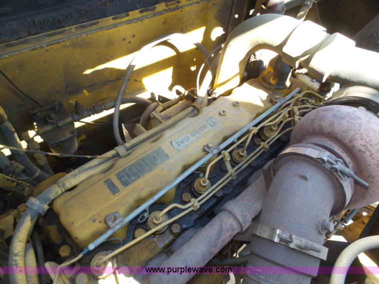 image for item J8925 1978 Oshkosh P-2323-5 sander truck