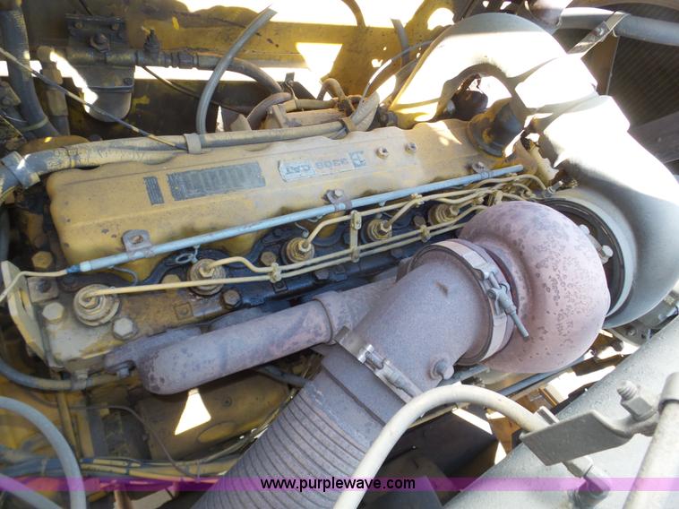 image for item J8925 1978 Oshkosh P-2323-5 sander truck