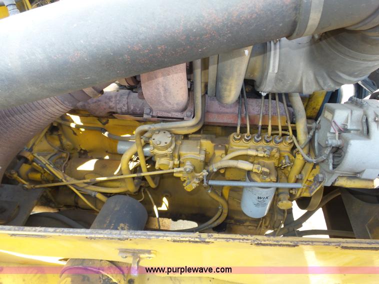 image for item J8925 1978 Oshkosh P-2323-5 sander truck