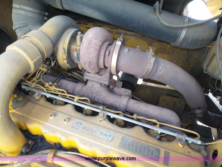 image for item J8925 1978 Oshkosh P-2323-5 sander truck