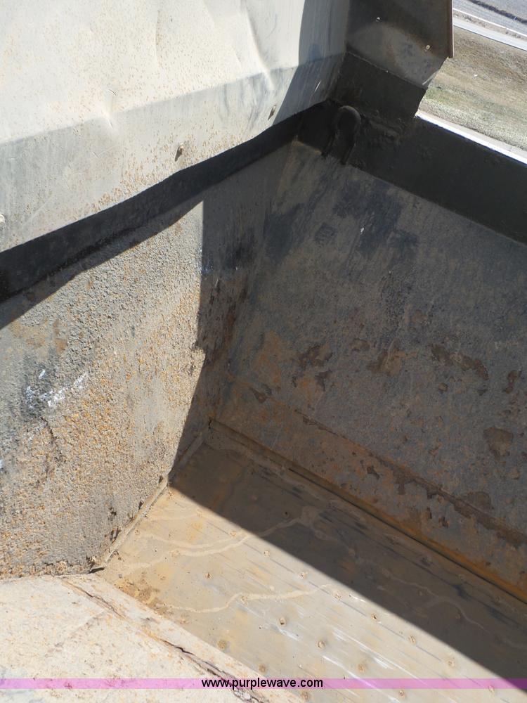 image for item J8925 1978 Oshkosh P-2323-5 sander truck