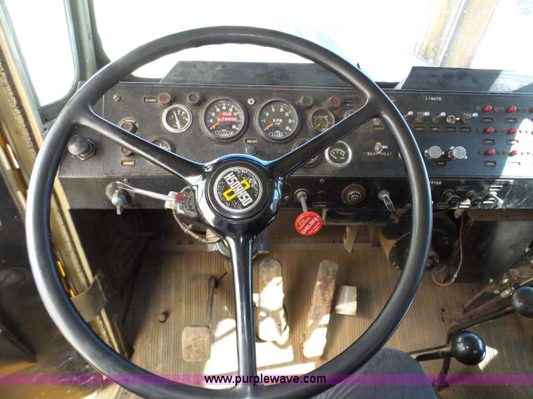 image for item J8925 1978 Oshkosh P-2323-5 sander truck